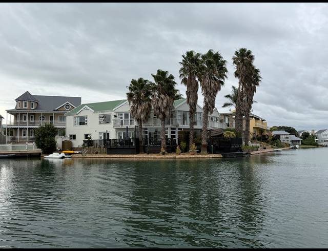 6 BEDROOM HOUSE FOR SALE IN MARINA MARTINIQUE